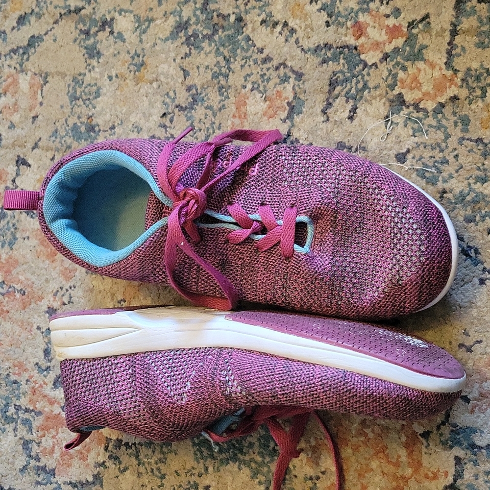 Propet size 9 tennis shoes